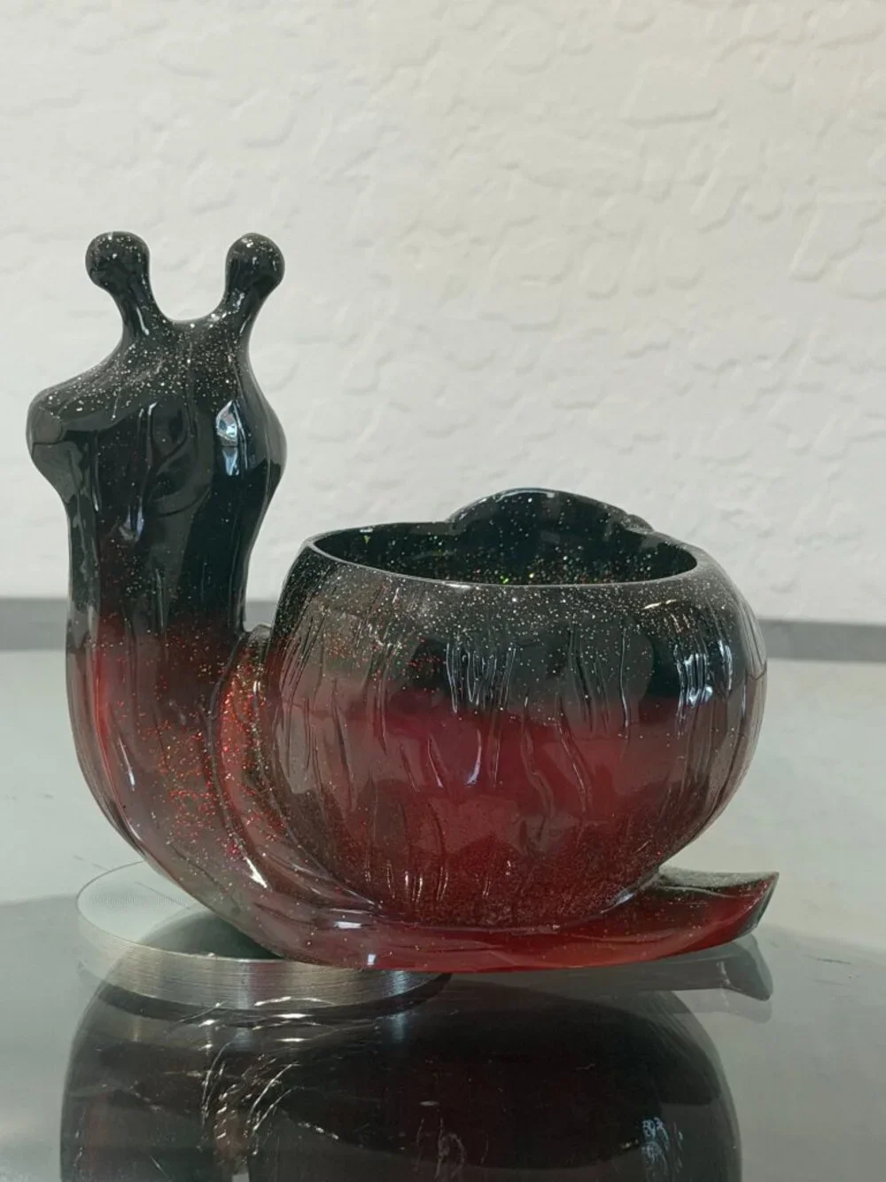 Handmade Epoxy Resin Snail Figurine – Unique Decorative Piece